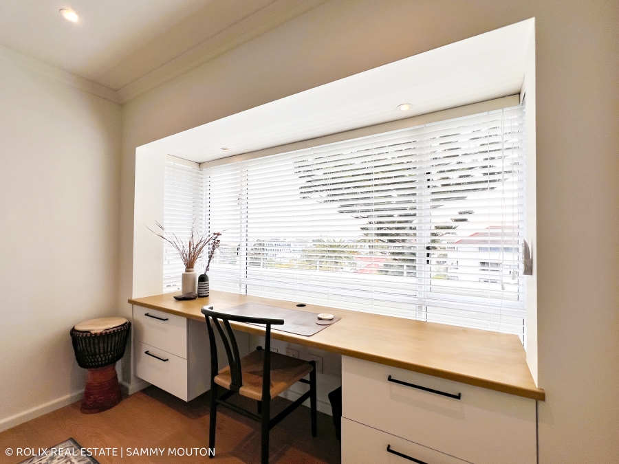 To Let 1 Bedroom Property for Rent in Sea Point Western Cape